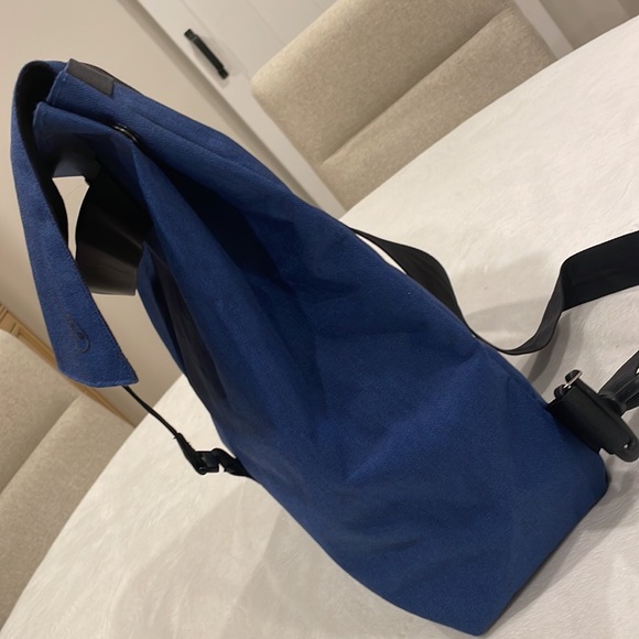 Kiwee Square Backpack - Picture 4 of 15